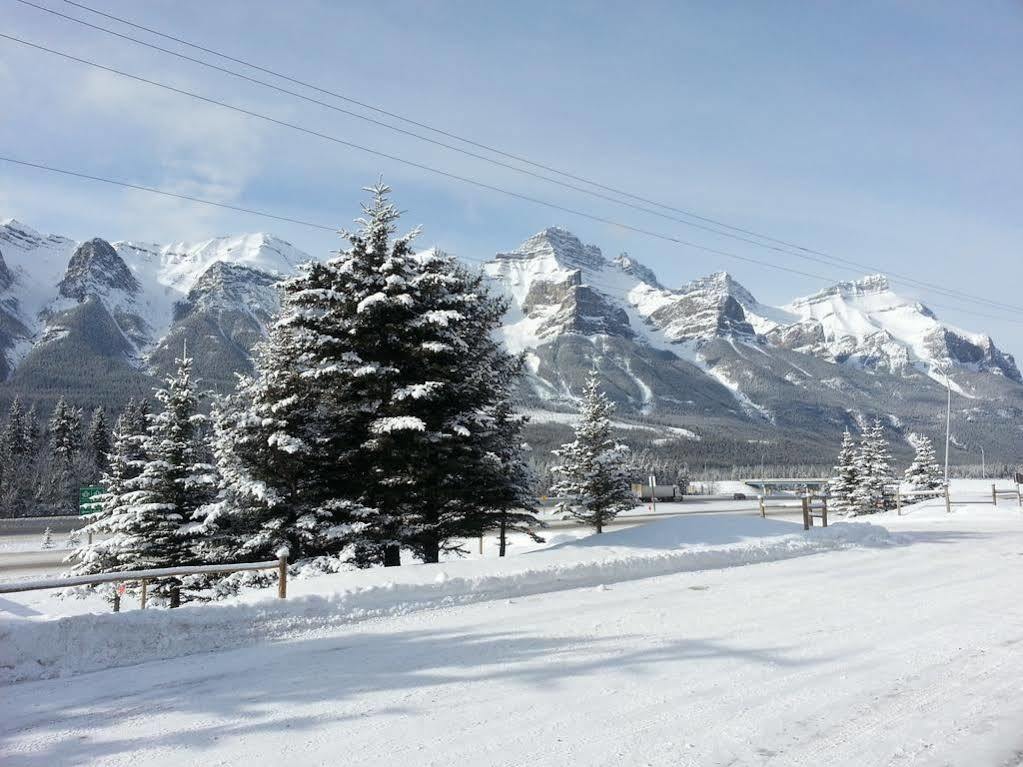 Inn Of The Rockies Canmore Exterior foto